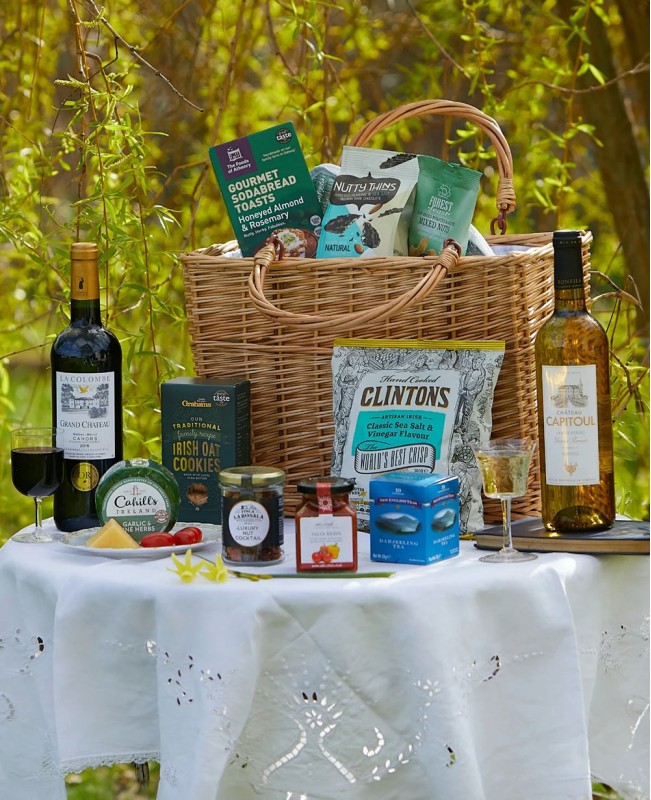 Gourmet Picnic Retreat Gift Basket Basket